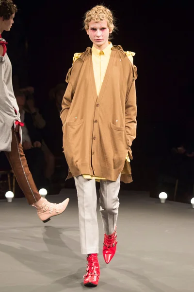 Look 12